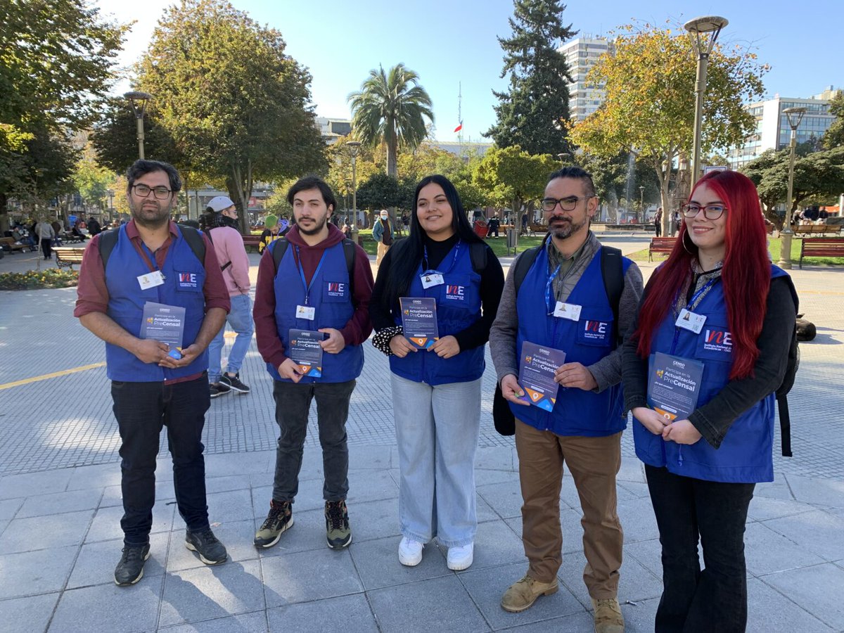 Las y los encuestadores y #censistas del <a href="/INE_Chile/">INE Chile</a> desempeñan un rol fundamental para que el país tenga #estadísticas oficiales de calidad.  

Si uno de ellos te visita y debes responder una de nuestras #encuestas, te invitamos a colaborar y participar con confianza y respeto😉
