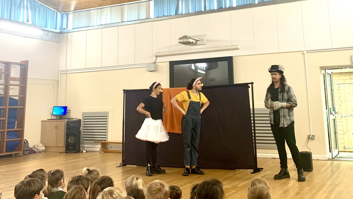 Wonderful bilingual Portuguese and English performance by Flair for Reception and Year 1 at Springfield school this morning as part of their schools tour. Pupils loved it - lots of giggles! Thank you Cris Lakeman <a href="/Everychildjsy/">Every Child Our Future</a> 👏 more of this please! @4bilingualism <a href="/MLLAS_Jersey/">MLLAS-Jersey</a>
