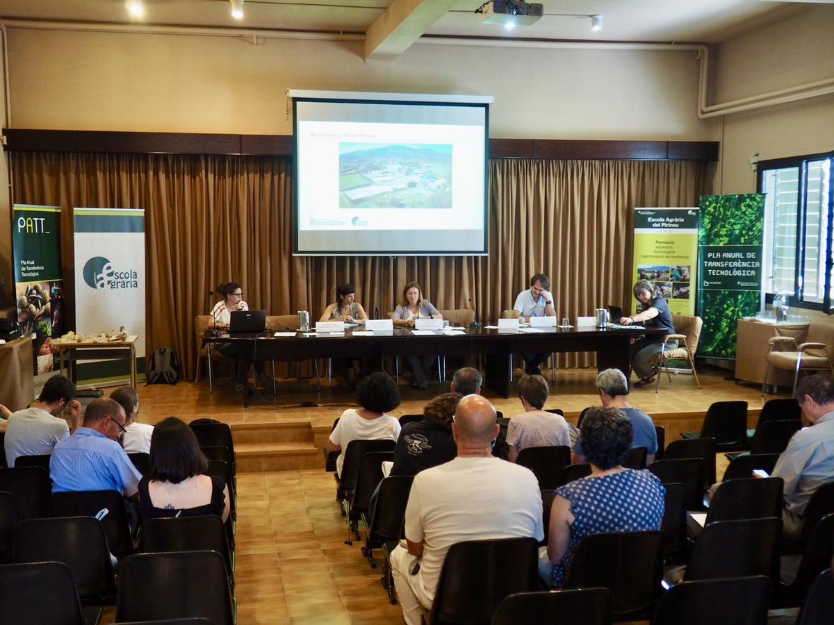 RadioSeu's tweet photo. #EnImatges Jornades de reflexió sobre els reptes i oportunitats de la ramaderia al #Pirineu, a #Bellestar. Aquest dimecres s'hi ha tractat temes com el relleu generacional i la transferència de coneixement. Informació prèvia: https://t.co/PG8YGSYdjU #AltUrgell https://t.co/YpQyBsTssx