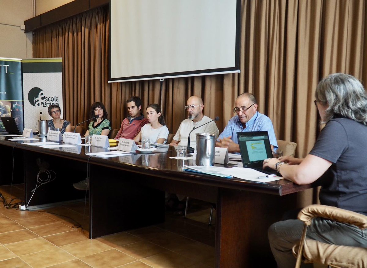 RadioSeu's tweet photo. #EnImatges Jornades de reflexió sobre els reptes i oportunitats de la ramaderia al #Pirineu, a #Bellestar. Aquest dimecres s'hi ha tractat temes com el relleu generacional i la transferència de coneixement. Informació prèvia: https://t.co/PG8YGSYdjU #AltUrgell https://t.co/YpQyBsTssx