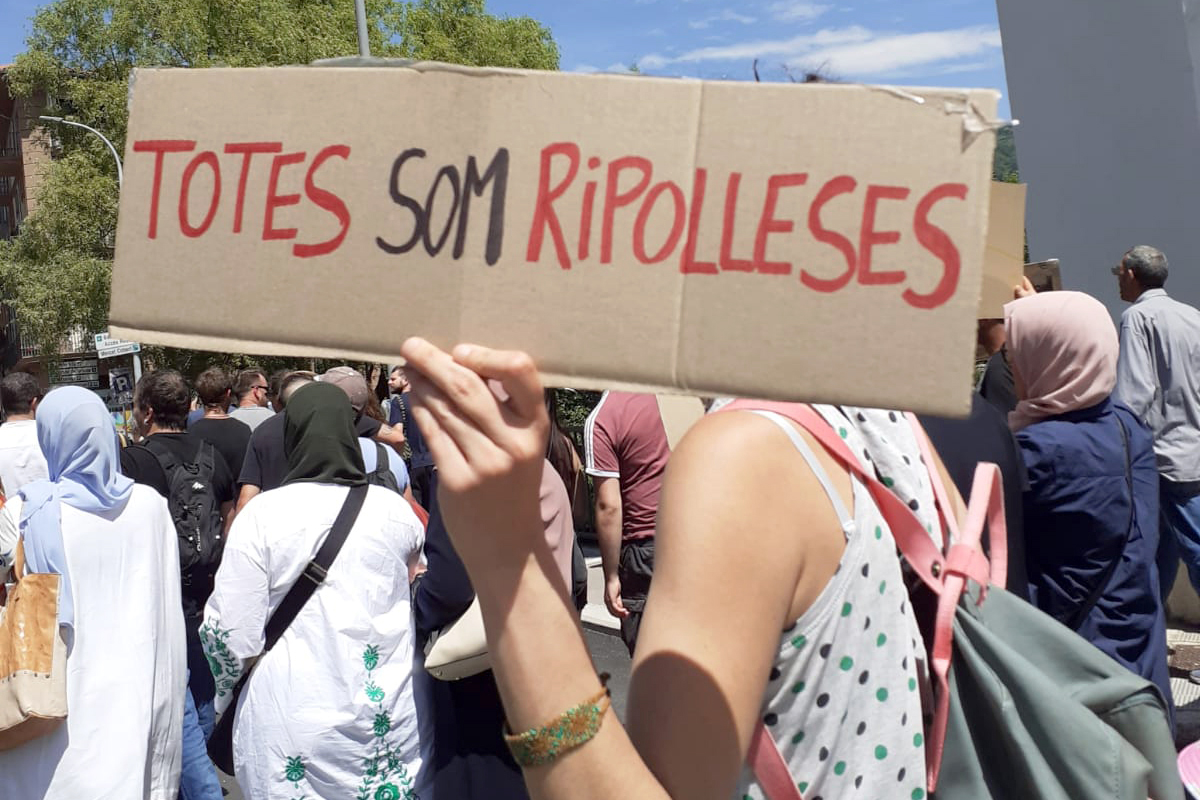 elsetembre's tweet photo. #ELDIACRÍTIC
Ripoll, una oportunitat?
▶️ «L’extrema dreta és una gran multinacional de la por amb moltes franquícies. I la política d’arreu, cada vegada més pendent de cadires i interessos econòmics, l’imita fent créixer les desconfiances»
✍️@cbrugarola
👉 https://t.co/pXObJEMLga https://t.co/EiUGFg1gKi