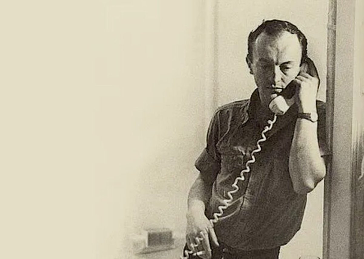 The new episode of PoemTalk is out today—about two poems by Frank O'Hara with Robert von Hallberg, Charles Altieri, and Marjorie Perloff. Link: jacket2.org/podcasts/dont-…