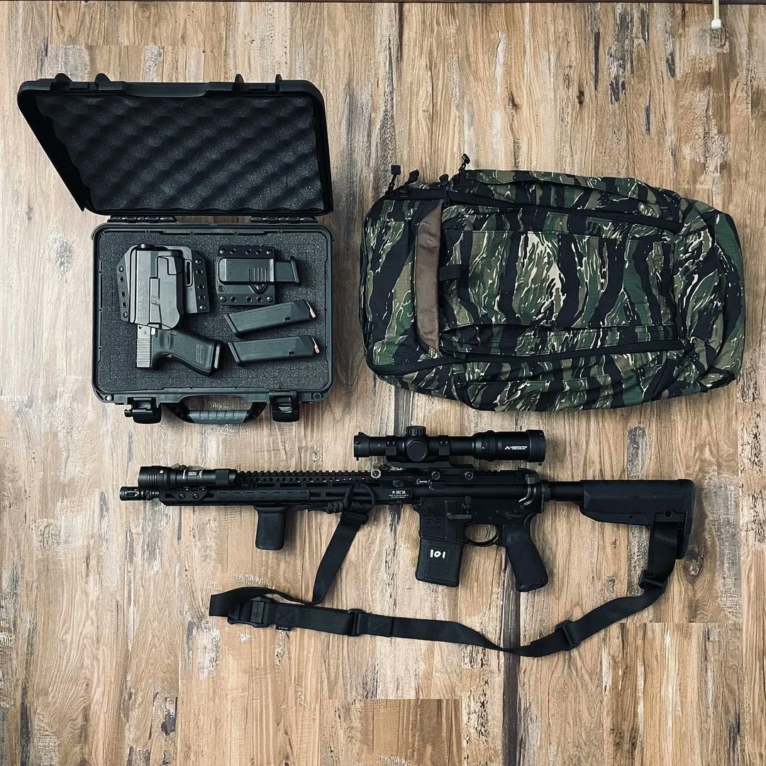 Tools of the trade.

Repost form @tailgatetactical
•••
#train #defend #9mm #556 #ar15 #glock