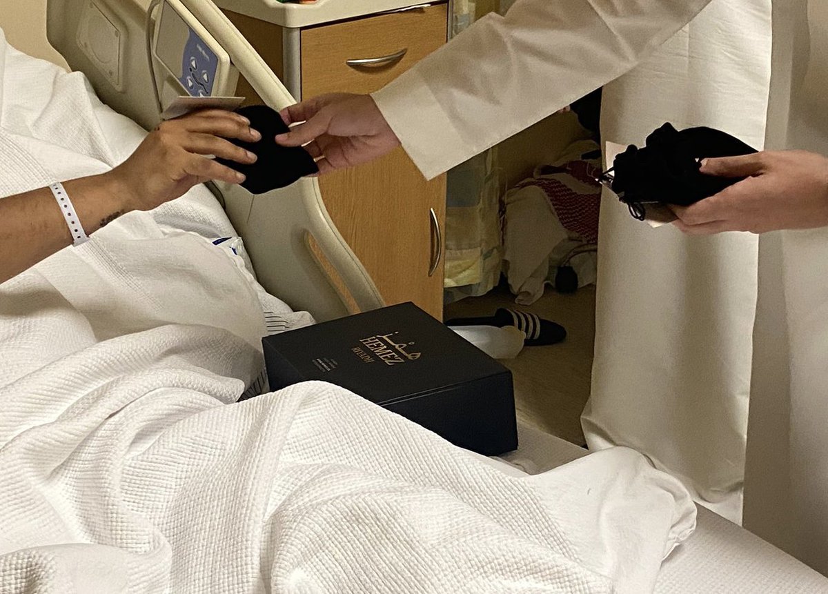 زيارة فريق مؤسسة احتواء التطوعية <a href="/e7twa22/">مؤسسة احتواء التطوعية</a> للمرضى المنومين لمشاركتهم فرحة #عيد_الأضحى_المبارك وتقديم الهدايا لهم ، ضمن مبادرات المسؤولية المجتمعية 
 
#مستشفى_الأمير_محمد_بن_عبدالعزيز_بالرياض 
#تجمع_الرياض_الصحي_الثاني