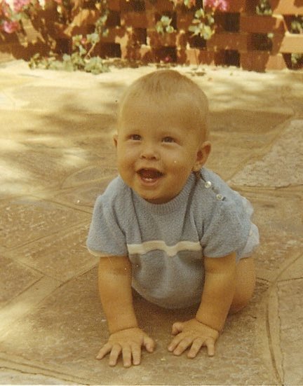 mayemusk's tweet image. Happy Birthday @elonmusk 🎂🎉🥰 
We have had an extraordinary 52 years of laughing.
Your grandfather had the words, KEEP SMILING, on the back of his business cards. It’s obviously a family tradition 😃😃😃