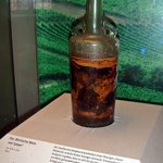 １６５０年に製造されたと見られる未開封のワイン。飲むかどうか議論が絶えない超レアもの