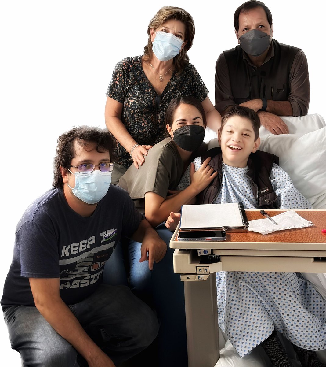 martinvalverde's tweet photo. Hola a todos.
nos confirman que Pablito tiene Leucemia, y que lo que sigue no será fácil. 
hoy más que nunca, gracias por sus oraciones llenas de cariño, las necesitamos.
Ya tocaremos otra vez la puerta de su generosidad para donar sangre y/o plaquetas. 
Ofrecemos todo al Señor https://t.co/V8lIaxG37K