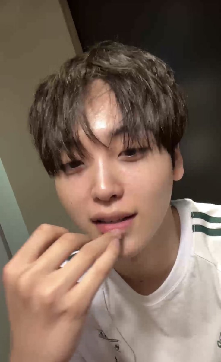 O2l730's tweet image. 아니미친ㅁㅎ생일지나면
형이라고불러봐야지&amp;lt;&amp;lt;
막이래.......제발요들렘
연상연하에반데