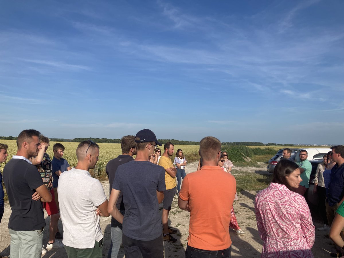 Vendredi, l’heure était au traditionnel CA/CO !

Moment d’échange entre le CA et le Comité d'Organisation de Plaine en Fête qui permet de faire le point sur l'avancée de l'évènement, visualiser le terrain et répartir les rôles de chacun pour le jour J 😁