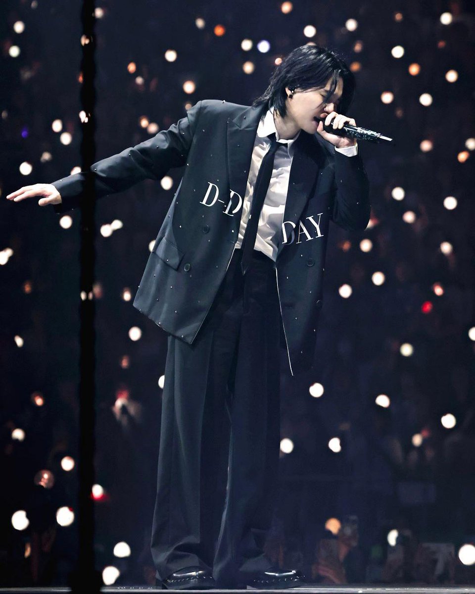#SUGA of BTS performs in custom Valentino in Seoul.​​

For the last stop on his D-Day tour, the Brand Ambassador and #ValentinoDiVas was seen in a double-breasted suit and #ValenTie, custom-made for him by #PierpaoloPiccioli.