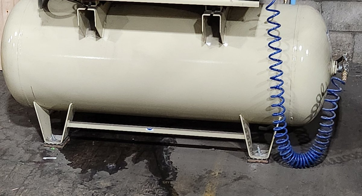 HutchinsonKedar's tweet image. Look what I've found. Don't listen to the lies they are telling y'all. #Missingsub How much can I get for this? 😂😂😂😂