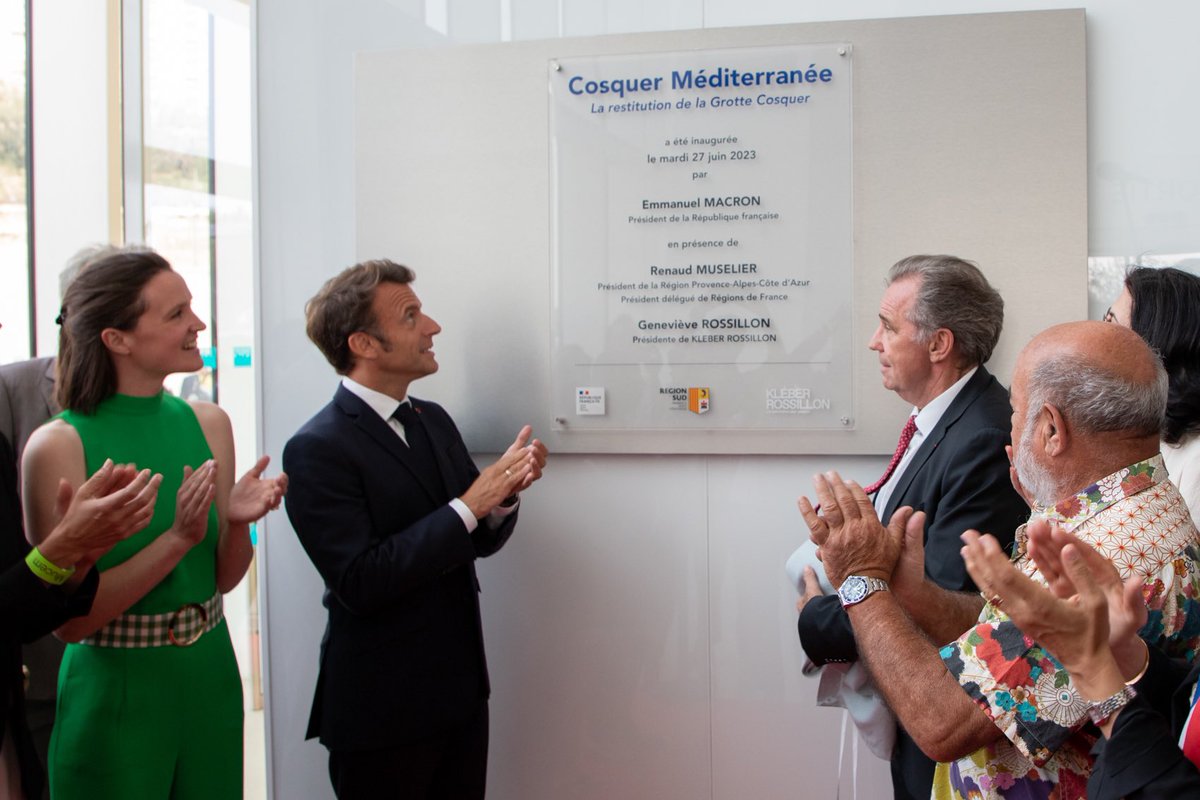 grotte_cosquer's tweet photo. 📸 @EmmanuelMacron était à Cosquer Méditerranée ce mardi 27 juin pour l’inauguration officielle du site aux côtés de @RenaudMuselier de Geneviève Rossillon et d’Henri Cosquer. 

#Marseille #culture #patrimoine https://t.co/8b3WILq2iZ
