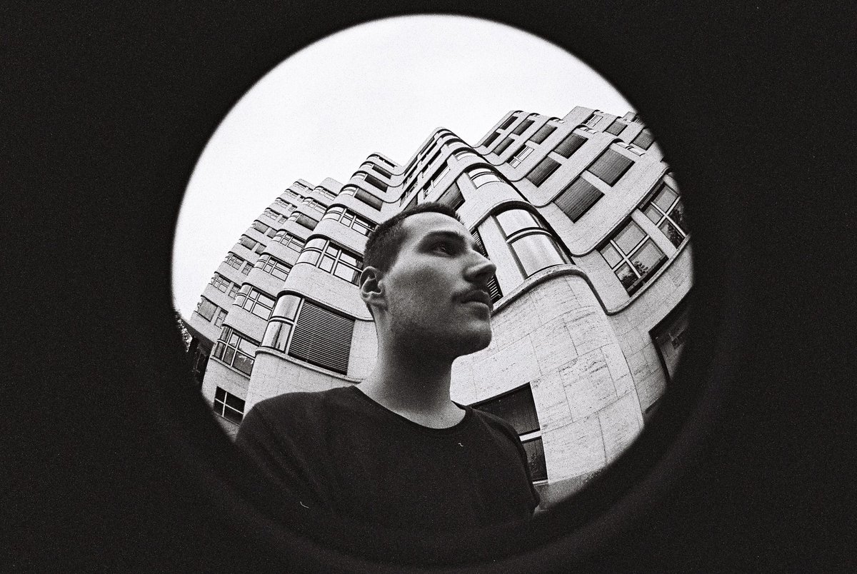 alexkibb_'s tweet photo. Fisheye portraits on #35mm https://t.co/7E1ZD8uoiZ