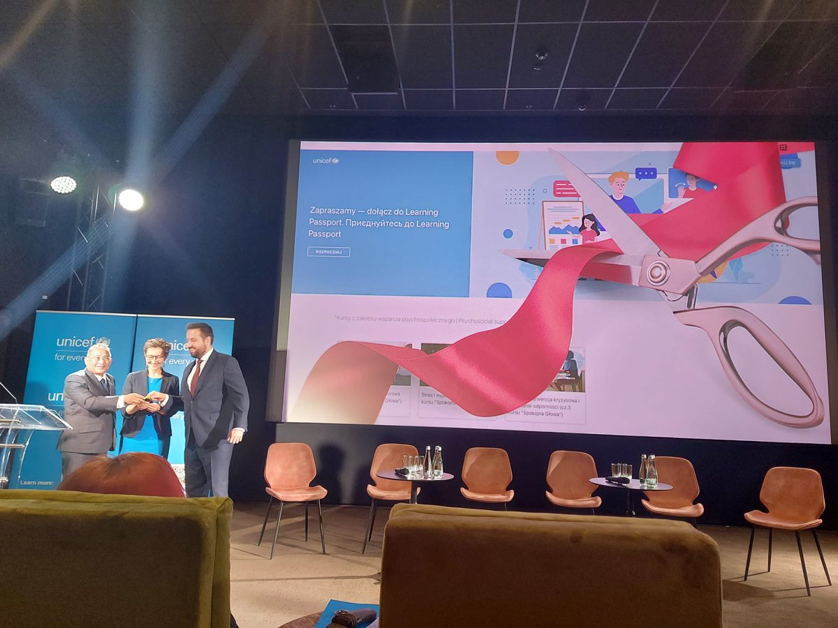 hughreillygotme's tweet photo. Learning Passport is go! Poland is first country to launch @UNICEF @Microsoft platform specifically for teachers, with modules on inclusion of refugee children and mental health. 

You were missed @MacGlovinsky! @UNICEFEducation @RashedMus @UNICEF_ECA @unicef_poland https://t.co/uS7dO8HPWB