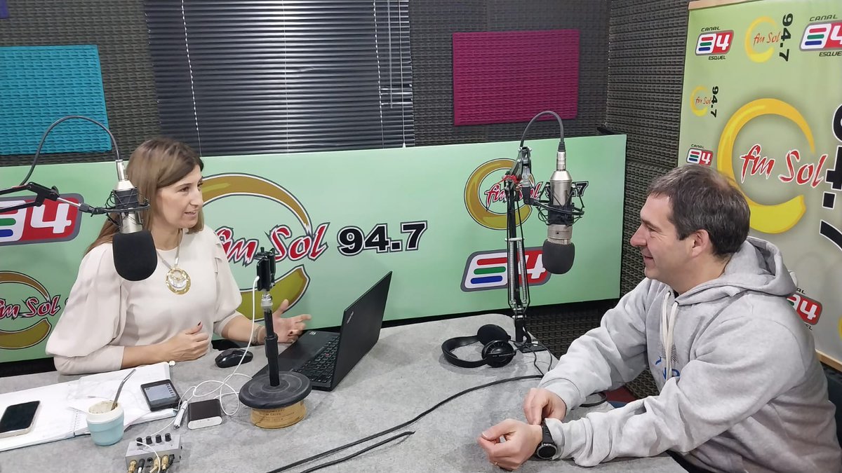 FMSol_Esquel's tweet photo. #Ahora #NotasDeRadio
Juan Pablo Luque, candidato a gobernador de Arriba Chubut. Cumple agenda de actividades en Esquel, Trevelin y la Cordillera. "La manera de mejorar la salud pasa por mejorar un sistema preventivo"
@arribachubut @pjdigitalchubut @luquejuanpablo https://t.co/R62Iup5U67