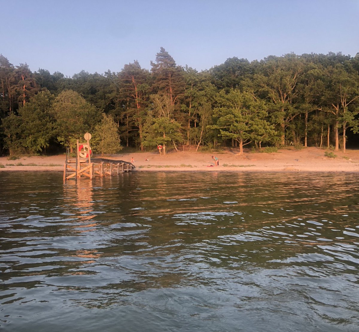 Svenska stränder enskilt belägna