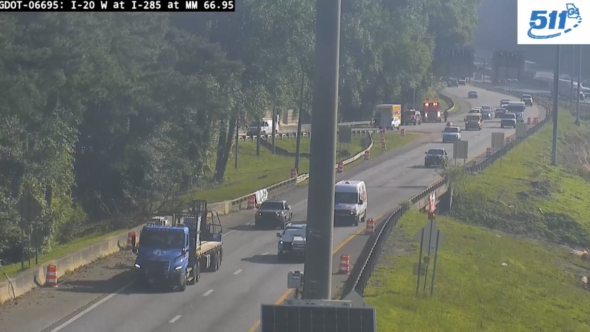 🚨ALERT DEKALB CO.🚨

There is a crash on the I-285 S exit to I-20 W (mm 46) leaving one right lane blocked. Avoid travel in this direction and use alt. routes. #ATLtraffic #DekalbCounty

Call 511 for updates and follow the incident here: 511ga.org/EventDetails/G…