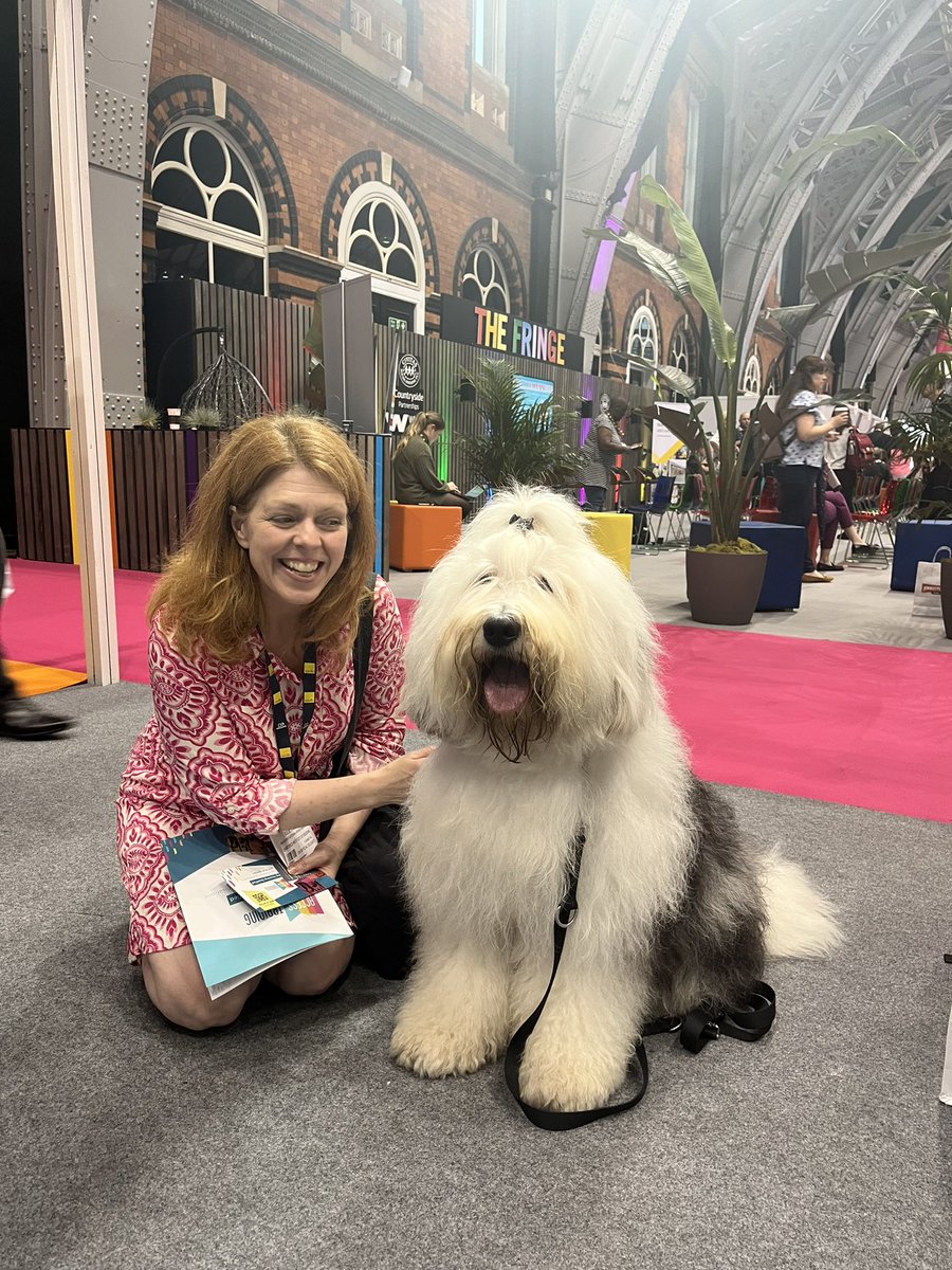 Combined my love of dogs and housing at @cih #Housing2023 ~ Vienna guest appearance at the Dulux stand. 🐶🎉
