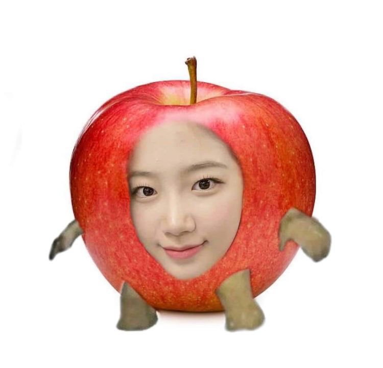 oaanngel's tweet photo. @kawjuha id rather not if the apples look like this.. 🤨 https://t.co/axjKSney73