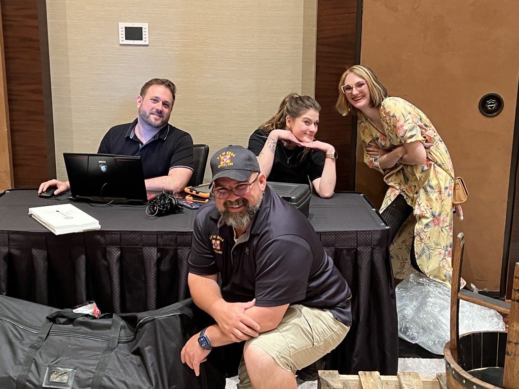 AP Lazer tweet media