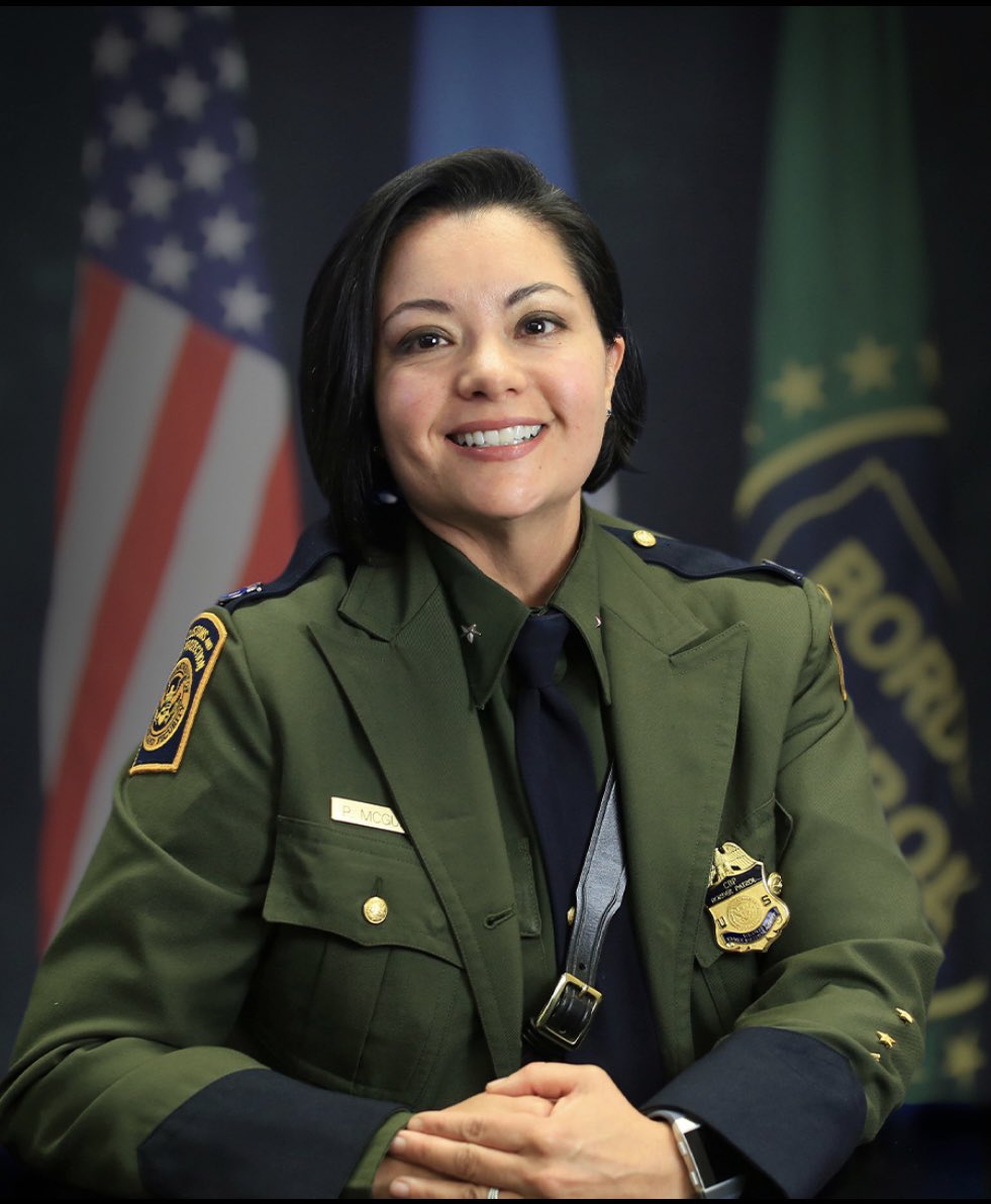 USBPChiefELC's tweet photo. #ElCentroSector welcomes Chief Patrol Agent Patricia McGurk-Daniel as the Interim Chief Patrol Agent of our neighboring sector, the San Diego Sector.
We look forward to working with you & your #team to accomplish #bordersecurity which is national security.
#BorderClosed #USBP https://t.co/SbQW1dPFhH
