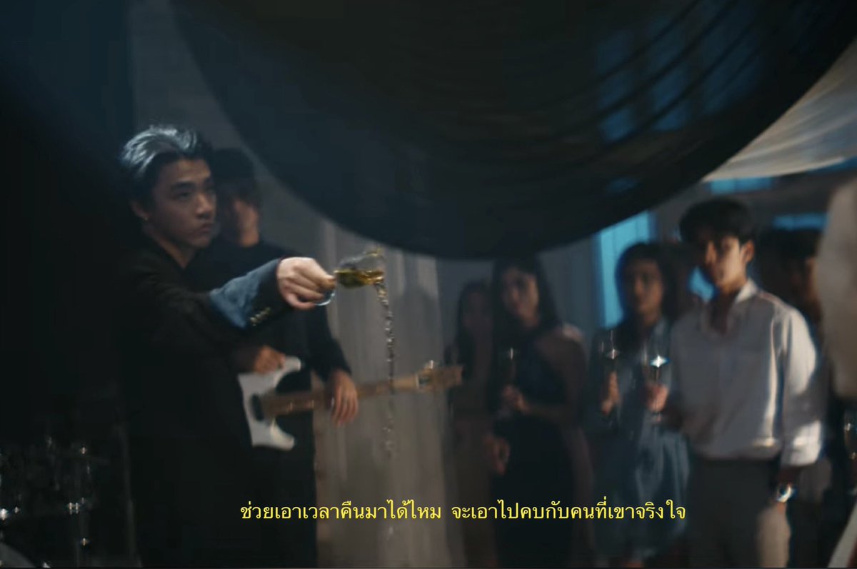 thoupmk's tweet photo. “ช่วยเอาเวลา คืนมาได้ไหม จะเอาไปคบกับคนที่เขาจริงใจ” ประโยคนี้คือmvpมาก สำหรับคนที่เสียเวลาให้ไปกับคสพที่มันtoxic กว่าจะรู้ตัวก็เสียเวลา เสียโอกาสใช้ชีวิตไปเยอะแล้ว #เปิดตัวเขา https://t.co/6mjwa70moX