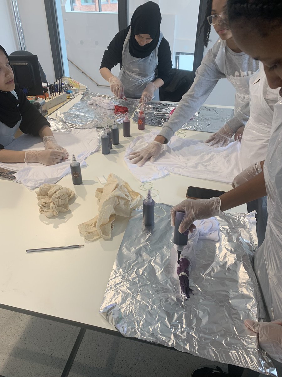 Miss Porter tweet media