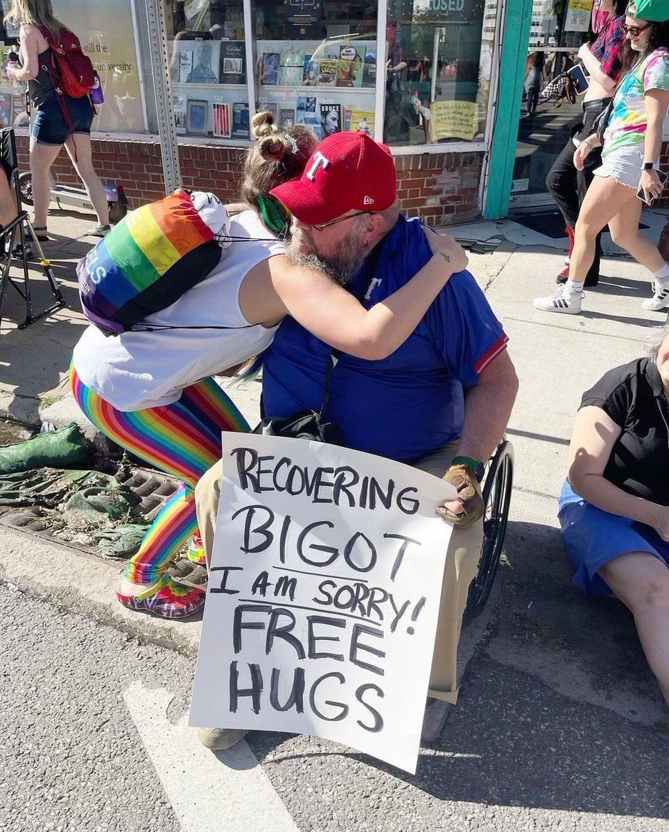 goRubenRuben's tweet photo. @donkoclock @ClassAwitch @kellyinhilo @liewbob2 @KSteoger @vigilpamela1 @kate13luna @ShonFrel @fnckelonmusk1 @QueenG719 @Krptguy @quatro_suz72747 @FDRforDummies @ChlodeIIe @SWhereoutwest @mikedelugg @toobsy22 @SelinaWade @BethT79 @chris_DeShon @melro52 @petsbysimon @AbbyGeek Oralé Happy Pride https://t.co/iQPnODdzW5