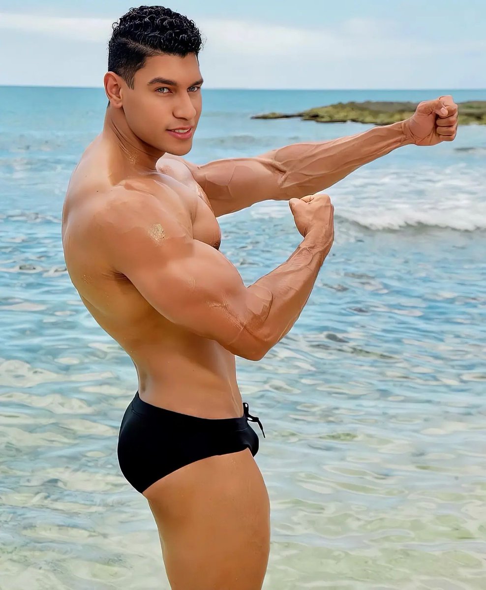 #gay #gayman #niceguy #man 
#beachbody #MUSCLEMODEL 
#musclebulge #booty #ass 
#masculinity #handsomeguy 
#folloMe #folloback #bulge