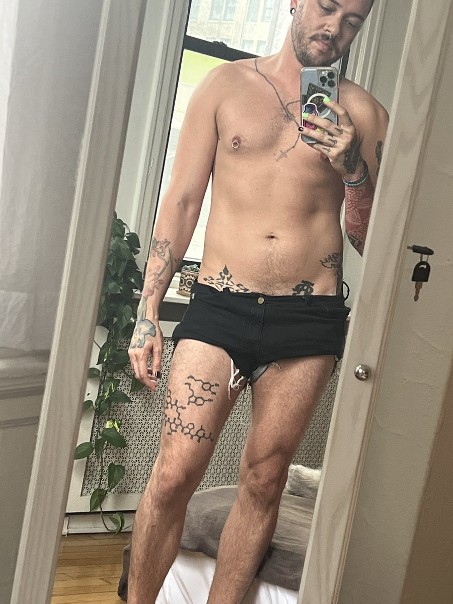 WhenPigzflyy4's tweet photo. Sweaty but still alive https://t.co/QEK6aGww2D