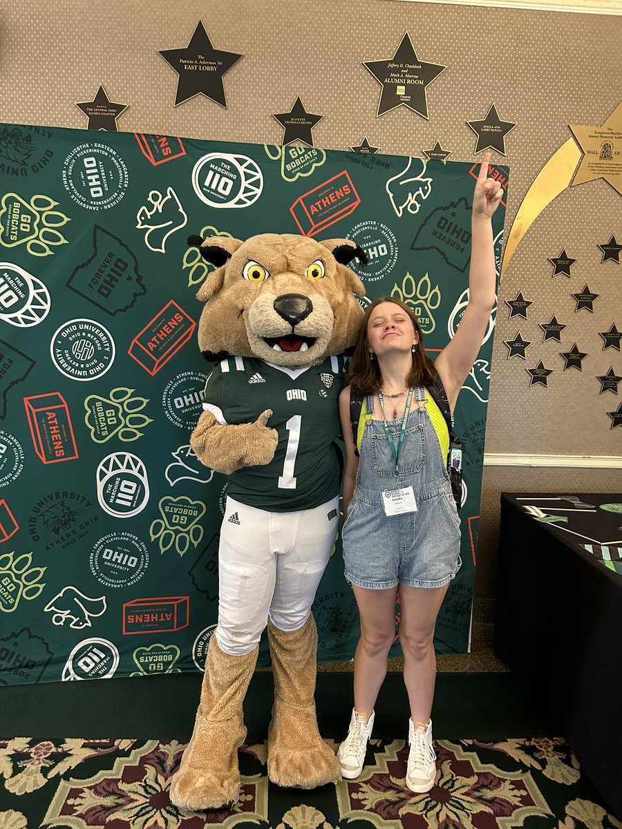 JohnnyUtah1631's tweet photo. My daughter acknowledging the tribal chief @WWERomanReign at her college orientation with Rufus @wwe https://t.co/93TFIPc46B