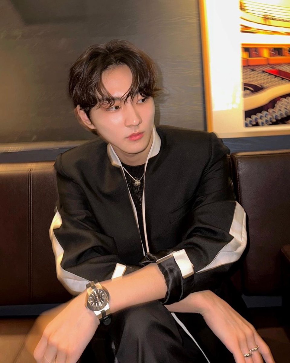 enhypenupdates's tweet image. [INSTAGRAM] 230628

"🐍💍👍🏻 @.bulgari

#Bulgari #Serpenti75 #불가리 #세르펜티75주년"

(1/2)

@ENHYPEN_members @ENHYPEN #ENHYPEN #엔하이픈