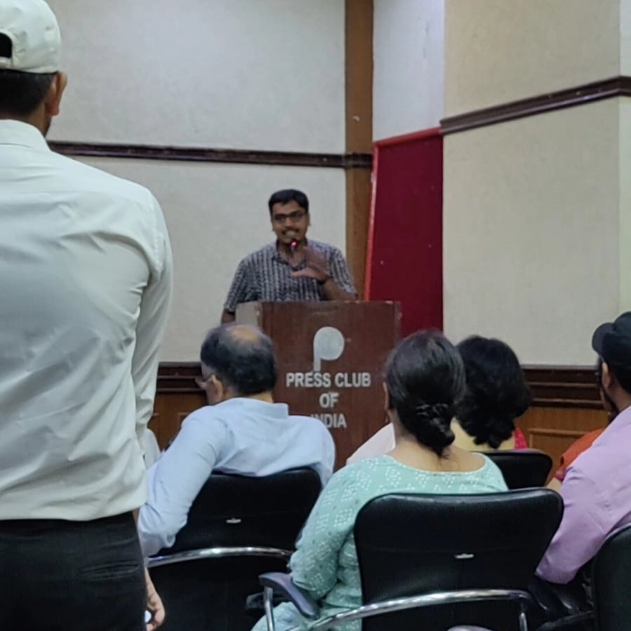 sshambhavii's tweet photo. Public meeting organized by @AIFRTE  on attacks on democratic spaces in universities, in solidarity with 4 suspended SAU professors. Followed by joint press conference on the same. Student-teacher unity long live! We will not be silenced! https://t.co/sc0gXRXagR