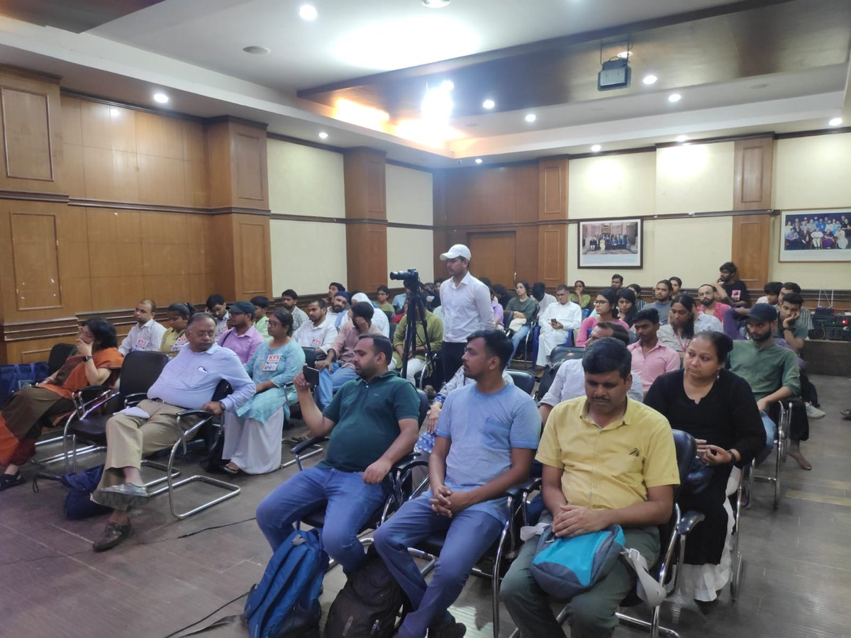 sshambhavii's tweet photo. Public meeting organized by @AIFRTE  on attacks on democratic spaces in universities, in solidarity with 4 suspended SAU professors. Followed by joint press conference on the same. Student-teacher unity long live! We will not be silenced! https://t.co/sc0gXRXagR