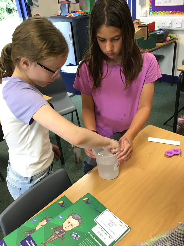 DeltaWorlaby's tweet photo. Science experiments for Dassu Class! The children have been learning about the process of dissolving & what this may look like for a variety of materials. The children explored the concept of a solution, applying their scientific understanding to support this. #WorlabyScience https://t.co/a9tuSY9lNX