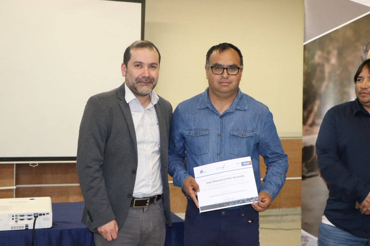 SENCECoquimbo's tweet photo. 🙌🏻Felicitamos a los 30 trabajadores 👷🏻‍♂️de @GERONIMOALDIA en #Coquimbo, quienes acreditaron su "saber hacer" en oficios relacionados con la minería, sin duda un gran impulso para profesionalizar sus conocimientos a través de #Sence y @chilevalora 👌🏻. https://t.co/bFs1xYOx0u