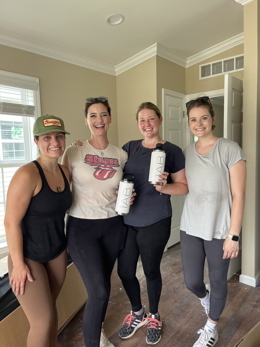 AshleaOnAir's tweet image. Recent @1ABMedia volunteer day for our Wilmington team (+ @mhigham3). @katie_engleman organized our efforts at @eden_village - a tiny home community for those experiencing homelessness and chronic illness in @CityofWilm.