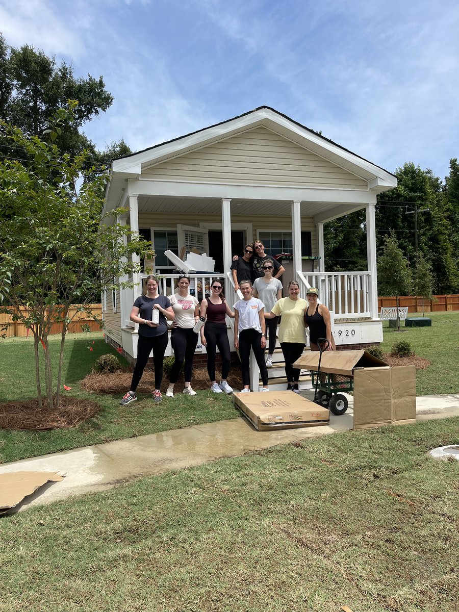 AshleaOnAir's tweet image. Recent @1ABMedia volunteer day for our Wilmington team (+ @mhigham3). @katie_engleman organized our efforts at @eden_village - a tiny home community for those experiencing homelessness and chronic illness in @CityofWilm.