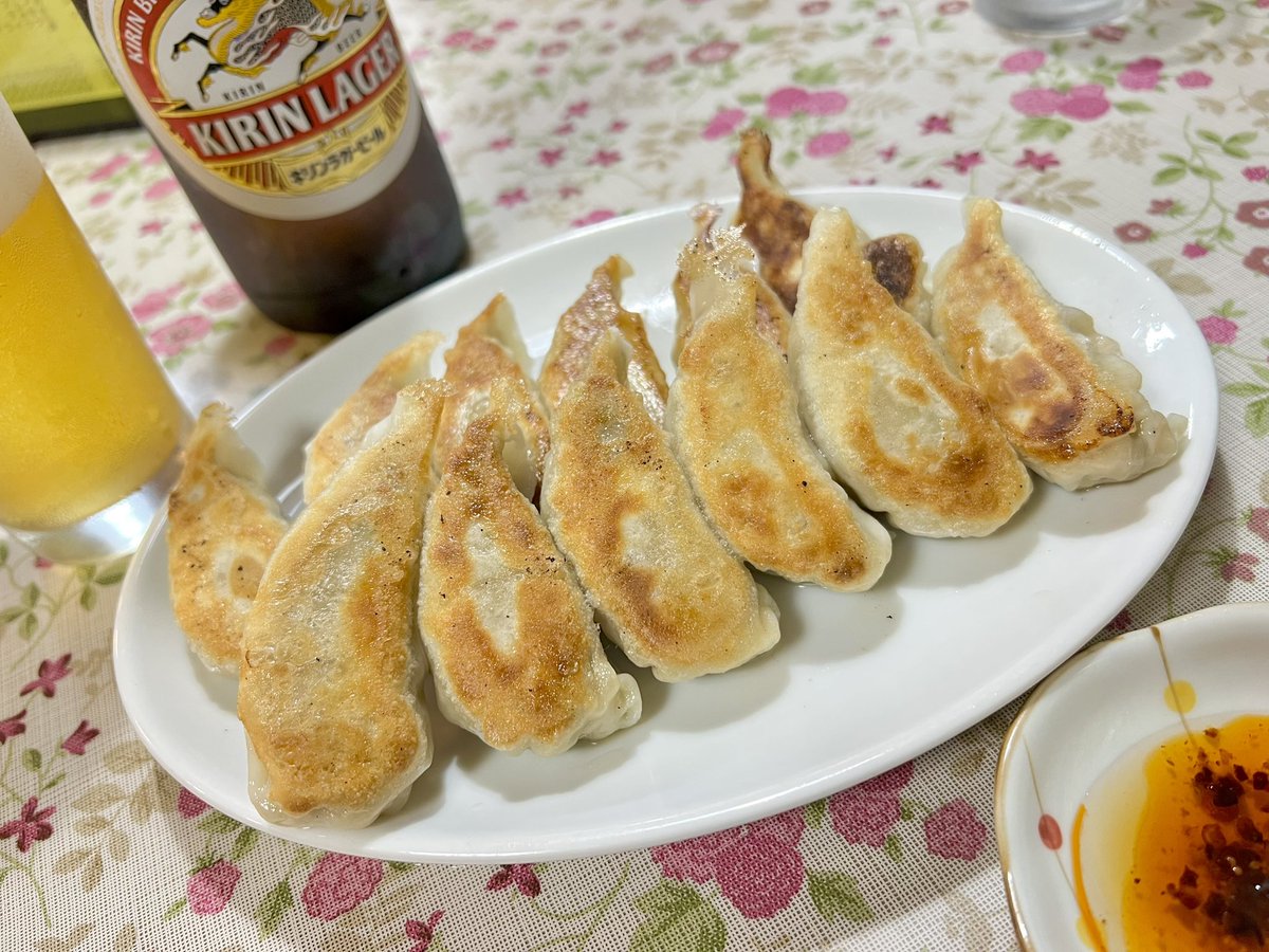 餃子🥟dayฅ^• ·̫ •^ฅ

皮まで手作りジューシー餃子💕
