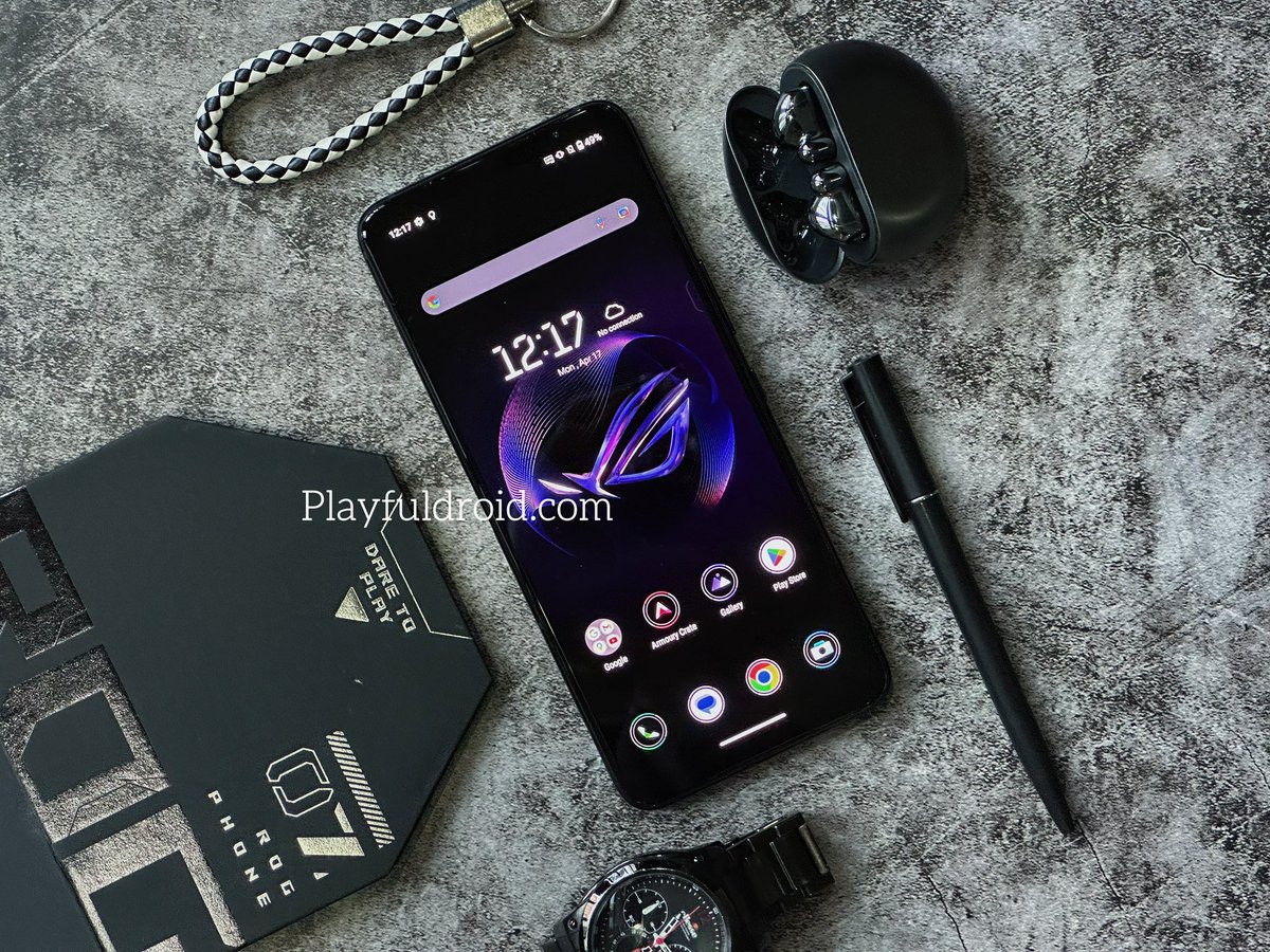 playfuldroid's tweet photo. Here’s our first look at the new ASUS ROG Phone 7 Ultimate in Storm White colourway 😍 

Full unboxing: https://t.co/RfN9PSwfMo 

#ROGPhone7Ultimate #ROGPhone7 #ROG https://t.co/fMOMBHDeOo