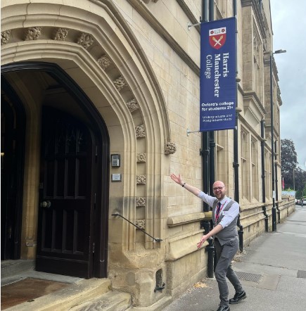 HMCOxford's tweet photo. Open Day has officially begun here at HMC! Come along today for tours of the college & a chance to find out more about #LifeAtHMC! Meet our Admissions Officer Richard & some of our current students, who can help answer any Qs. Tours will be run throughout the day until 5pm. https://t.co/ZFuXB9Ruyo
