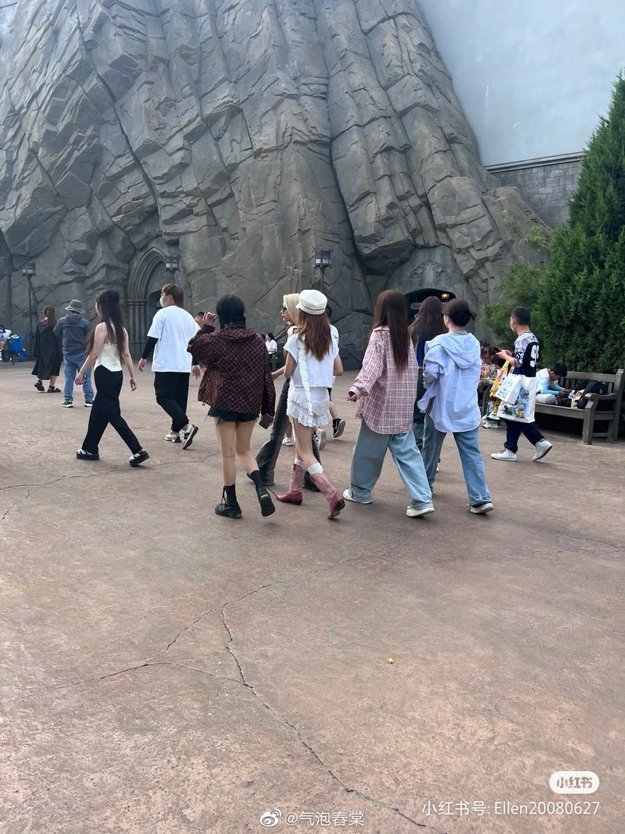 Xiaoting and some gp999 c-group girls (one of them is Su Ruiqi) went to universal studio in Beijing ytd 🥹

#XIAOTING #Kep1er #SuRuiqi