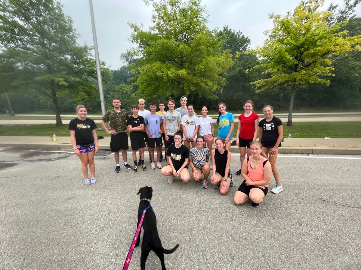 TJjaguarsXC's tweet photo. It’s good to be back together! @wjhsd @TJHSJaguars  TJXC and team mascot Dexter https://t.co/Yg6ccreGiF