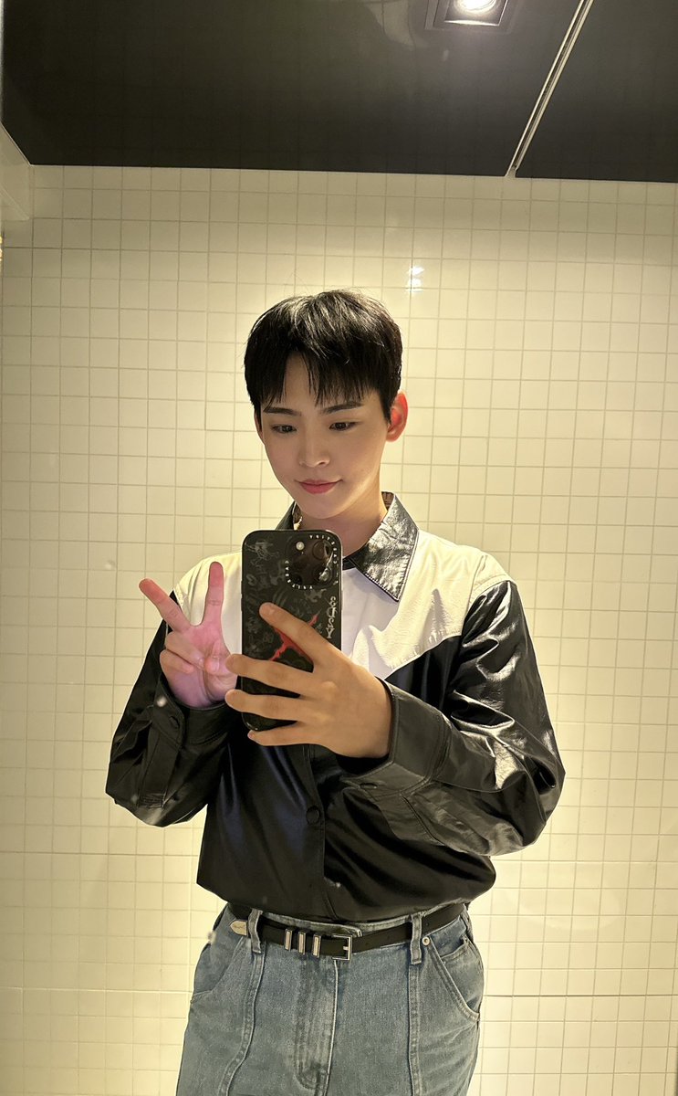 mo__9u's tweet photo. 오젠장제발 ㅠ ㅠ ㅠ ㅠ ㅠ ㅠ하 https://t.co/KRFmoMAWQs