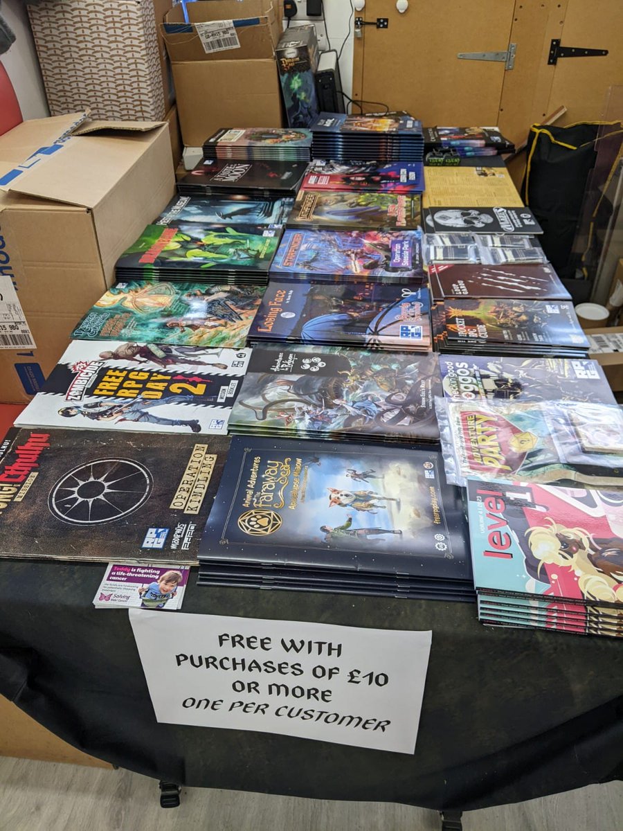 TeddyAndTheBigC's tweet photo. Thank you #burgesshill for making Teddy's #RPGday  fundraiser a success!

Teddy's supporters got together on Saturday to play Role Playing Games and raise money for his lifesaving cancer treatment abroad, raising an amazing £414 😍

Find out more  https://t.co/elURMy69Qu https://t.co/C3vVFHXH1f