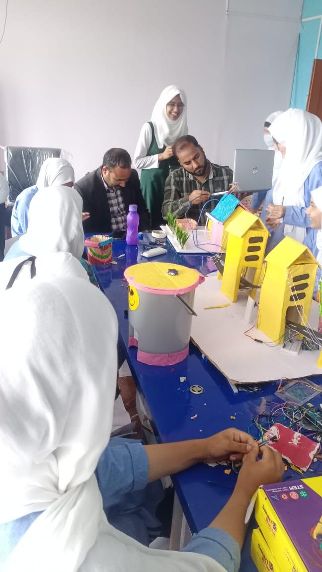 Sharing a few pictures of how our students from Govt. Girls Sr. Sec School, Bijbehara, Jammu, and Kashmir are actively engaged in experiential learning, by working on Robotics and AI projects.

#STEMeducation #21stCenturySkills #HandsOnLearning  #ai #innovation #creativity