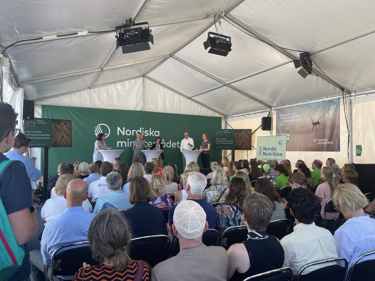 Stort intresse i #almedalen för Nordiska näringslivsrekommendationerna. @PalleBorgstrom lyfter att processen för NNR var väldigt sluten och lantbruksbranschen inte var representerad. Men nu har Livsmedelsverket fått ett uppdrag att ta hänsyn till fler faktorer i framtagandet i