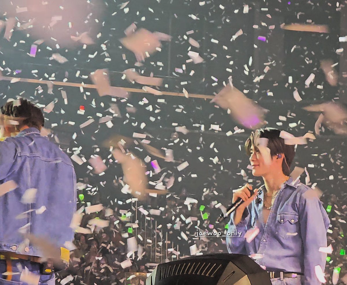 jaewoo_only's tweet photo. This moment of Jaehyun looking at Jungwoo while smiling is so ethereal

#NCT_DOJAEJUNG #Jaehyun #Jungwoo #DOJAEJUNG_Perfume #DOJAEJUNG_Fancon_in_Manila #ScentedSymphony https://t.co/4RlwoeDinm