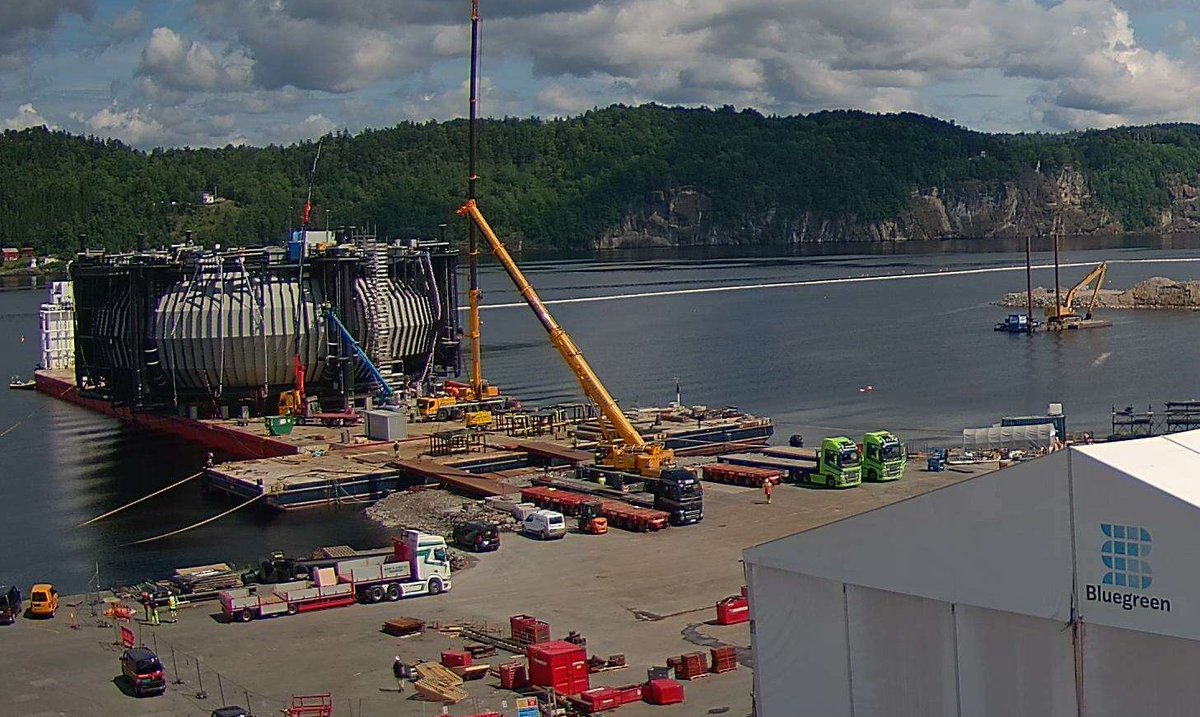 Bluegreens banebrytende oppdrettsanlegg Marine Donut er klar for avreise til Romsdalsfjorden. Bærekraft/fiskehelse er ledestjerner

Vi leverer elektro, instrumentering, styring og telekom bit.ly/3Vn8HEB

#havbruk #oppdrett #sjømat #laks

Foto: Byggekamera.no