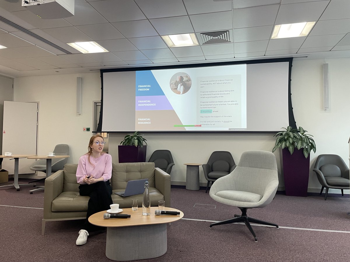Financial campaigner @AliceRTapper visited our Edinburgh office to deliver a session for staff on #FinancialWellbeing including advice on financial planning. #ActualInvestors